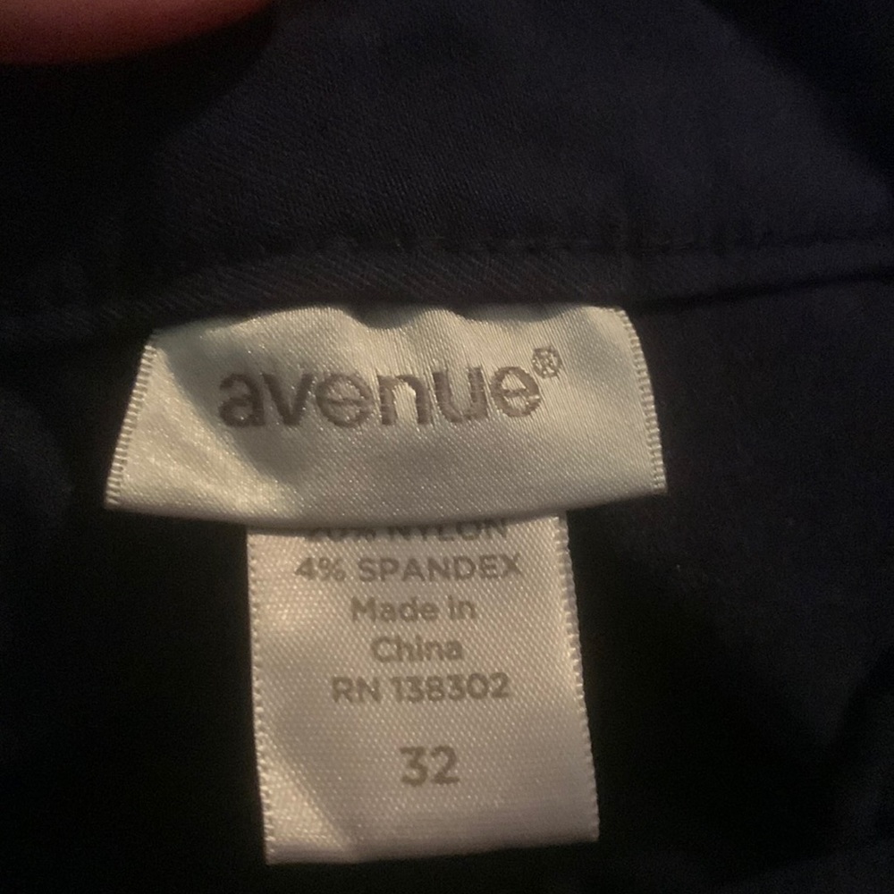 Navy blue capri